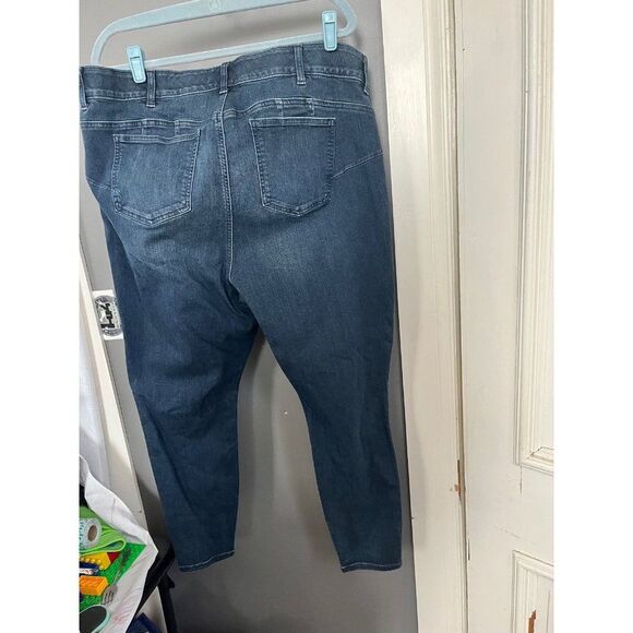 Torrid size 24r 24 regular premium bombshell skinny jeans 28” inseam. - Picture 6 of 6